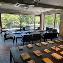 湯河原惣湯 Books and Retreat