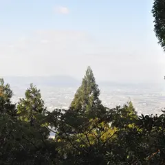 御破裂山
