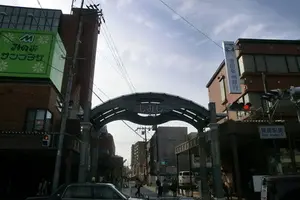 箕面の滝　もみじの天ぷらが名物！富くじ・宝くじ発祥の地・箕面で四季を感じまひょ！
