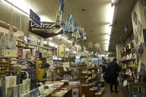 鳥取の小さな街角書店"定有堂"は全国の書店員の聖地なんです。