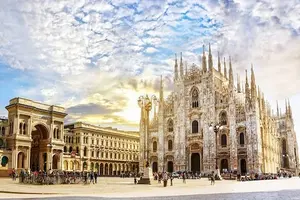 イタリア主要都市周遊ツアー