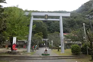 桃から生まれた桃太郎に会いに行こう！