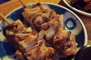 雰囲気に呑まれる居酒屋