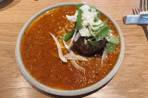 飯田橋に一泊！神楽坂を散策して、噂のcavemanへ