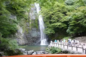 箕面の滝でハイキングデート