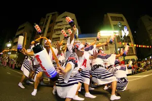 阿波踊りを楽しみながら満喫の高円寺デート！お昼から夜まで。