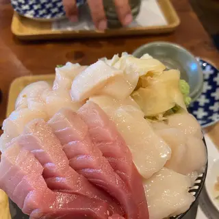 シハチ鮮魚店