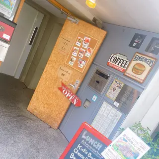 Kicks Cafe&Bar