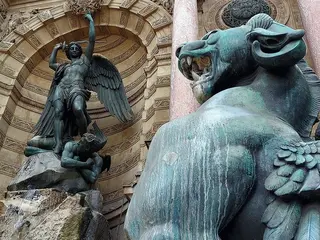 7B Pl. Saint-Michel