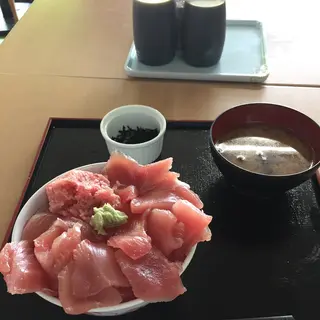 大遠会館 マグロレストラン