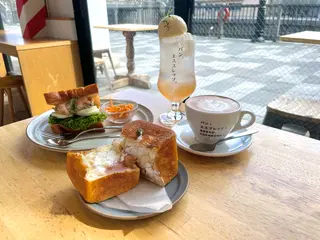むうや
