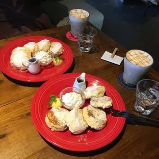 レッドアンドブルーカフェ （RED&BLUE CAFE） 