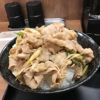 伝説のすた丼屋 福井開発店