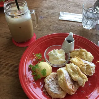 レッドアンドブルーカフェ （RED&BLUE CAFE） 