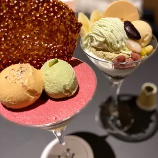 パフェ、珈琲、酒、佐藤