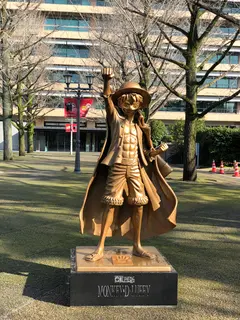 ルフィ像