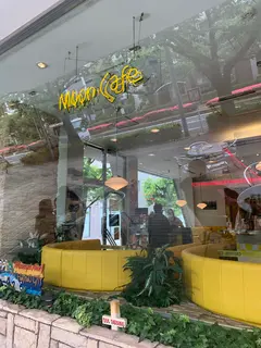 Moon Cafe（ムーンカフェ）
