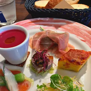 トラットリア ビコローレ ヨコハマ