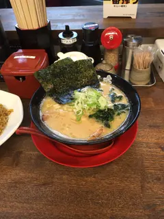豚骨醤油ラーメン 丸八商店