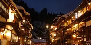 ノスタルジックな銀山温泉と山寺めぐり。