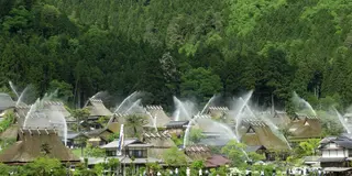 【2025年版】美山かやぶきの里一斉放水