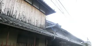 地酒を味わい、江戸時代に栄えた宿場町・山中宿の街並みを楽しむ
