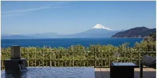 西伊豆から駿河湾に浮かぶような富士山を独占する