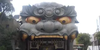 大阪ミナミに巨大獅子が出没！なんばパークスから湊町