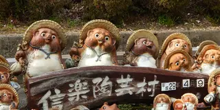 信楽焼の里で愛でる桜とお茶と古代美術と…