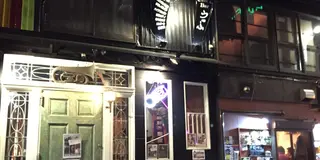 「野毛大道芸」仕掛人ゆかりのお店で野毛文化の歴史を知る