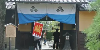新撰組ゆかりの地をめぐり、幕末に思いをはせる京都散策。
