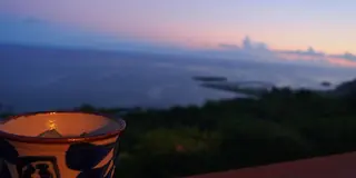 都会の喧噪に疲れたら行って欲しい。沖縄の海が見えるカフェ・レストラン