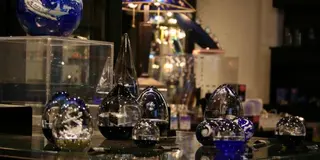 硝子の中に宇宙を見つつ、ビールを堪能する小樽ミニ散歩