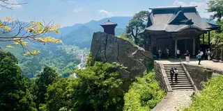 山形、断崖の立石寺と蔵王温泉