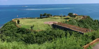 沖縄本島  南部の旅。レンタカーにて、食べながら、景色、歴史、文化と、買い物を。