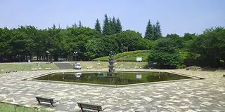 公園中心の三宿散歩