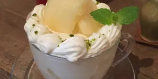 まさに今が旬！カフェで桃狩り🍑