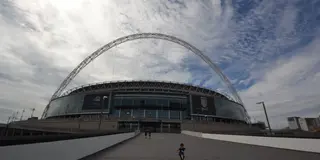 イギリスの象徴！サッカーの聖地ウェンブリーからのビートルズ＋ホームズ！！