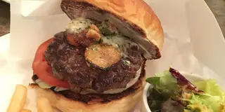 恵比寿ガーデンプレイスオフィスワーカーの昼休みランチ