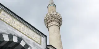 都内の祈りの場を行く