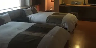 秋がおすすめ🙆‍♀️旬な桃🍑が丸ごと入った人気デザートと富士山が目の前に見える贅沢宿を紹介！