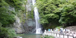 箕面の滝でハイキングデート