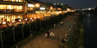 京都の絶品テイクアウトグルメを鴨川で食す♪