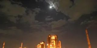 パパも満足♪ド迫力！炎燃え盛る　製鉄所ツアー