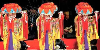 琉球舞踊体験！パワースポット巡り・癒しのヨガ in 沖縄