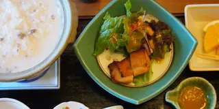 お殿様の庭園と茶葉料理