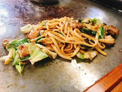 ホルモン焼きうどん 一力
