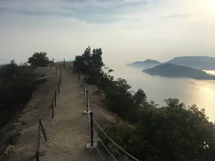 小瀬石鎚神社 重岩（かさねいわ）