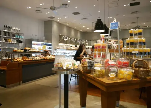 新宿駅周辺で座れるカフェ【長くいられる居心地いいカフェ】
