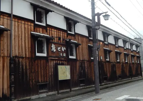 京都・伏見の酒蔵界隈で昼間から飲む！